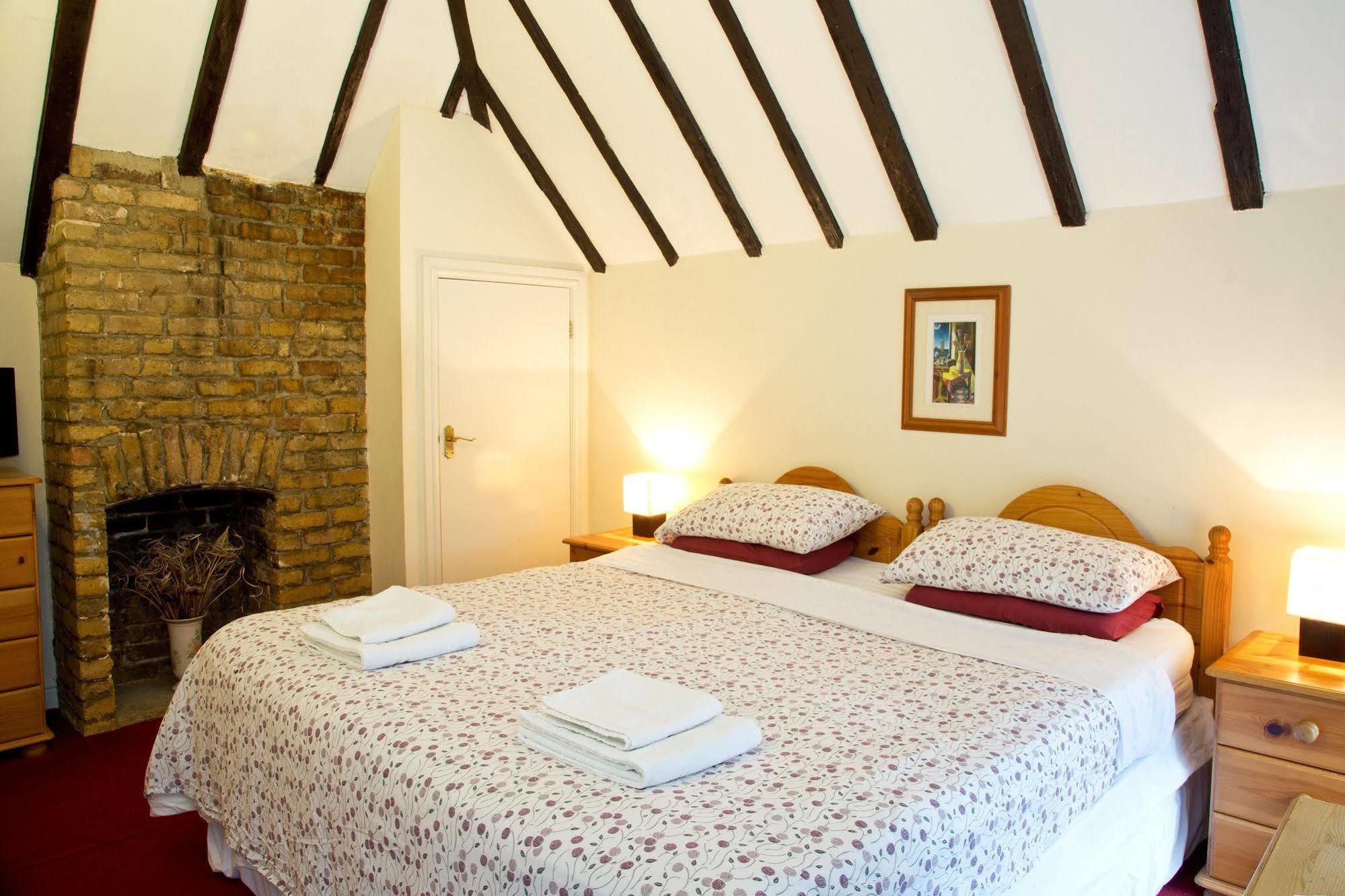 Detling Coachhouse Bed and Breakfast Maidstone Exteriör bild