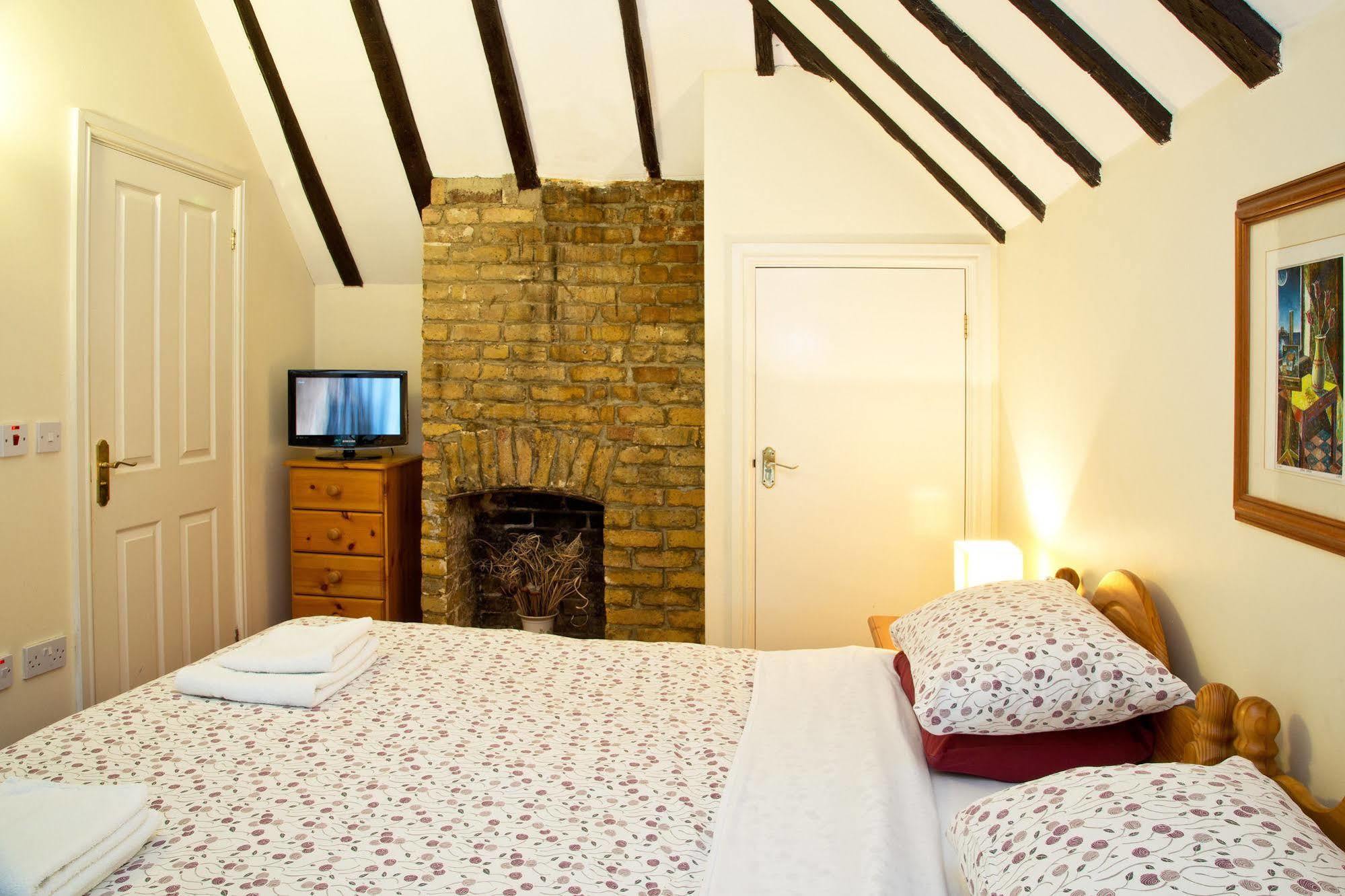 Detling Coachhouse Bed and Breakfast Maidstone Exteriör bild