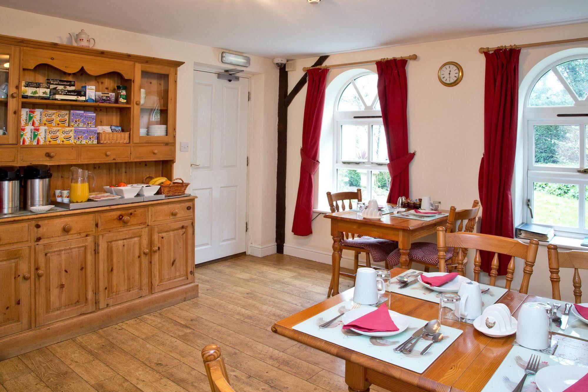 Detling Coachhouse Bed and Breakfast Maidstone Exteriör bild